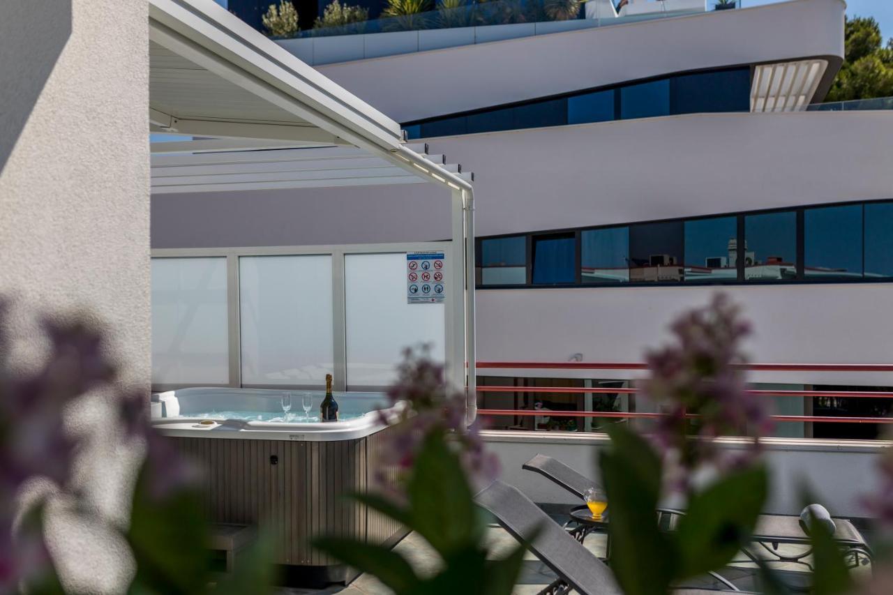 Apartament Seaside Penthouse With Hot Tub Sky Living Split