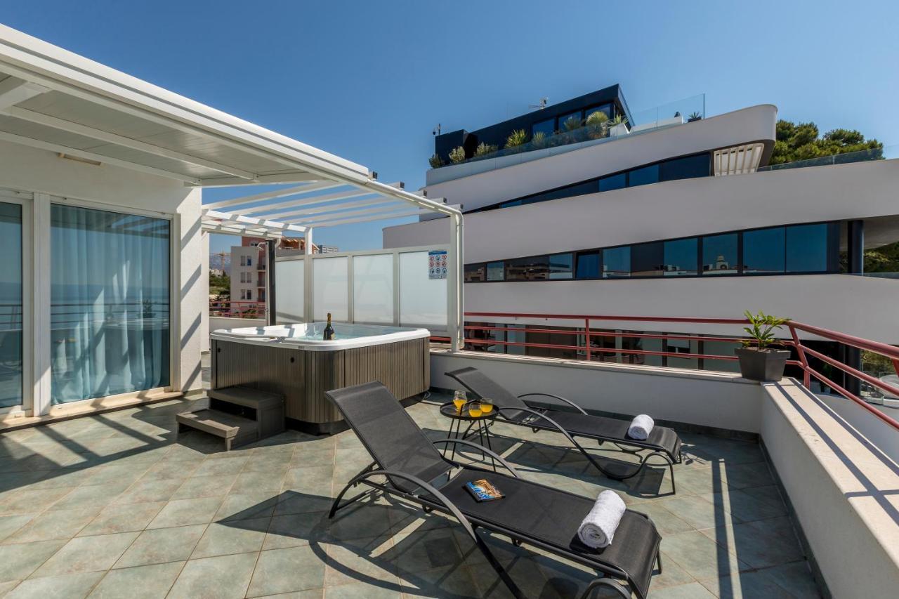Seaside Penthouse With Hot Tub Sky Living Apartament Split