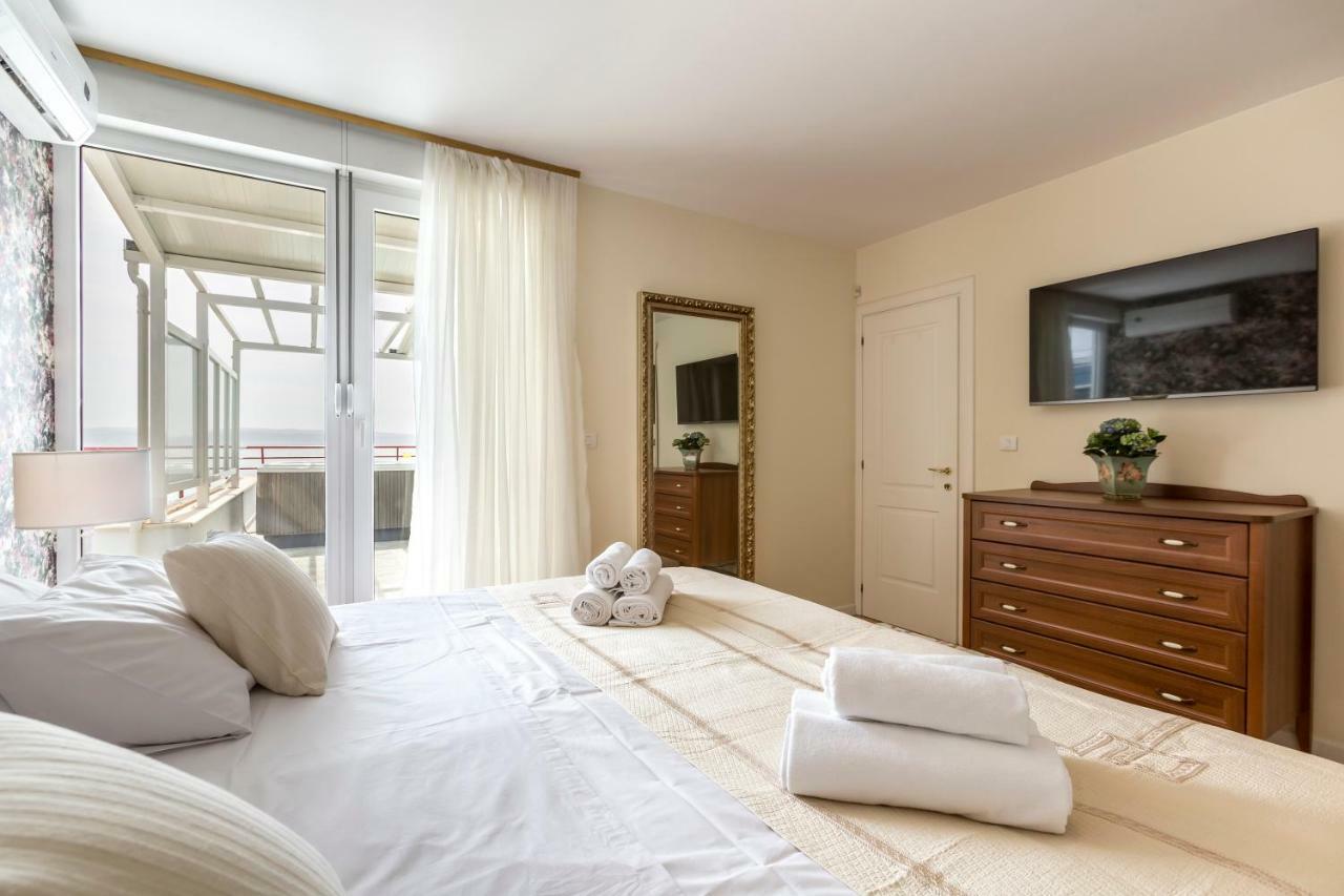 Apartament Seaside Penthouse With Hot Tub Sky Living Split