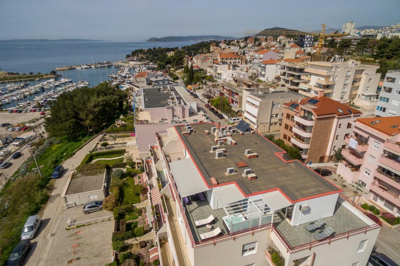 Seaside Penthouse With Hot Tub Sky Living Apartament Split